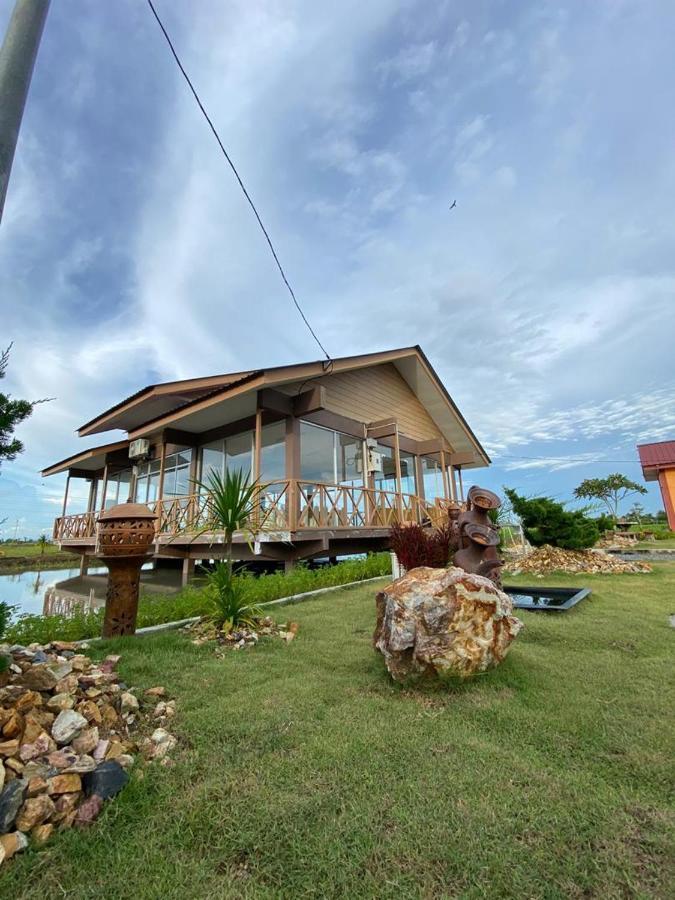Tamteh Homestay Ayer Hitam Exterior foto