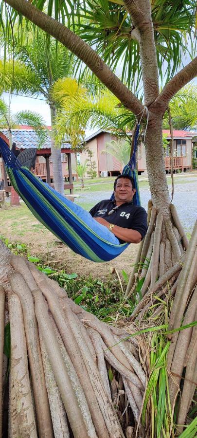Tamteh Homestay Ayer Hitam Exterior foto